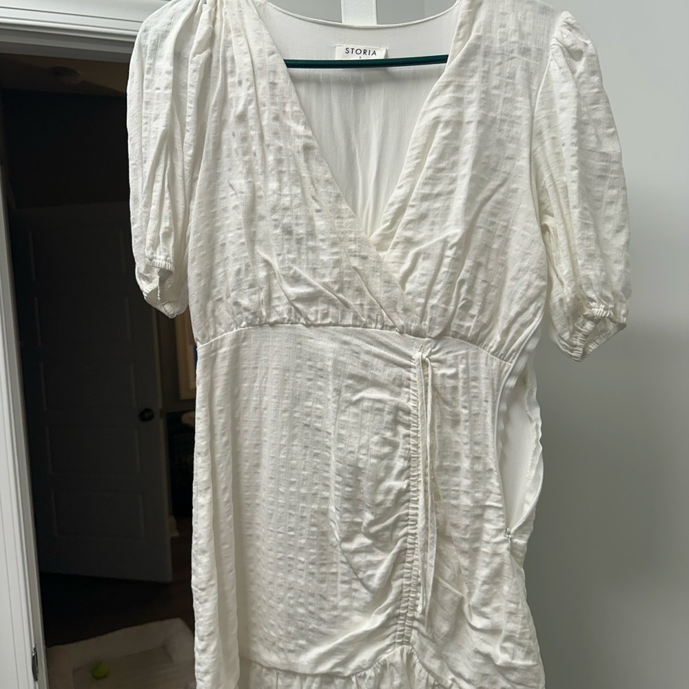 Storia Cream Textured V-Neck Dress
